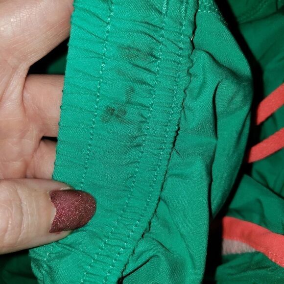 UNDER ARMOUR GREEN AND NEON CORAL WHITE LOOSE RUNNING SHORTS SIZE YOUTH LARGE - Picture 5 of 5